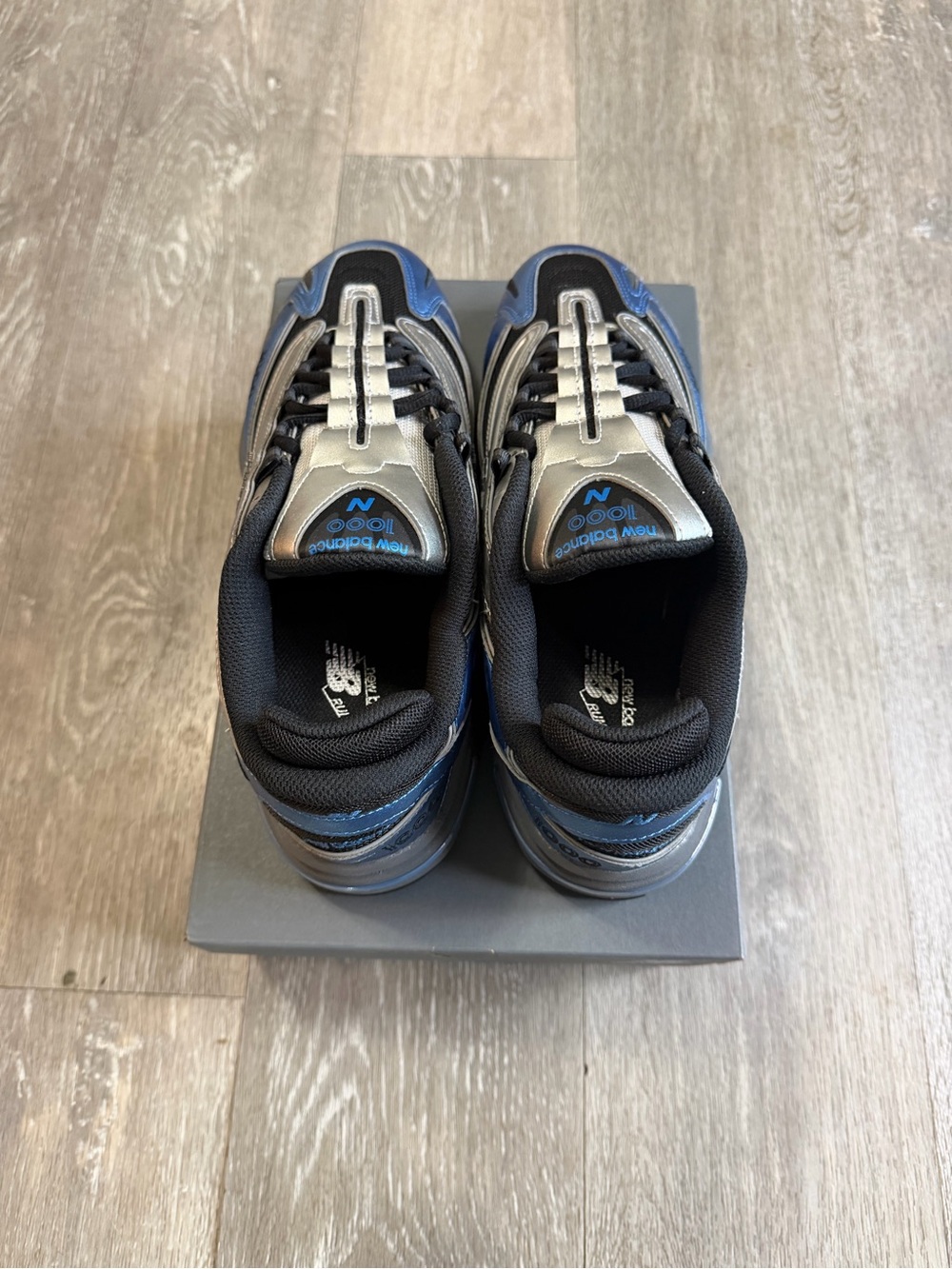 New Balance Men’s 1000 Metallic Blue & Silver Sneakers - Picture 4 of 8